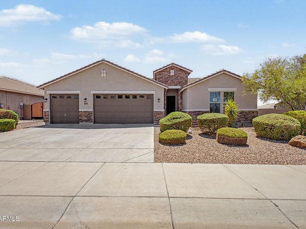 3773 W ABRAMS Drive, New River, AZ 85087