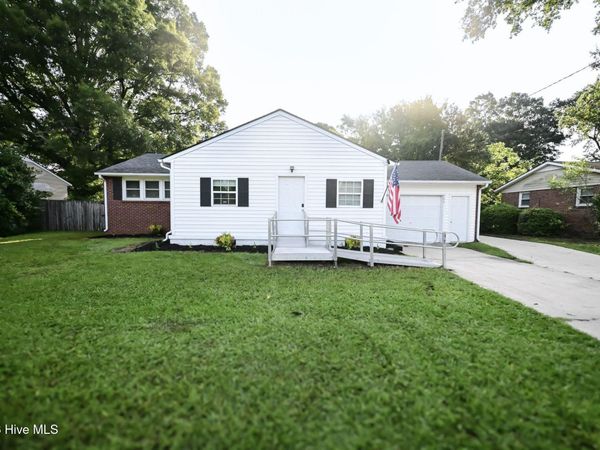704 Henderson Drive , Jacksonville, NC 28540
