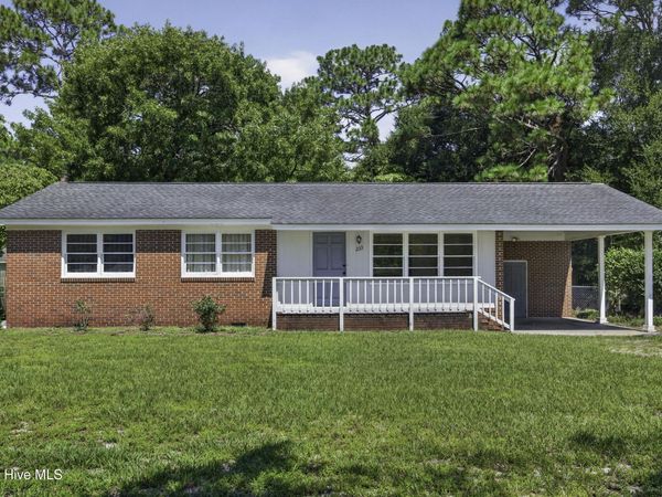 233 Long Leaf Acres Drive, Wilmington, NC 28405
