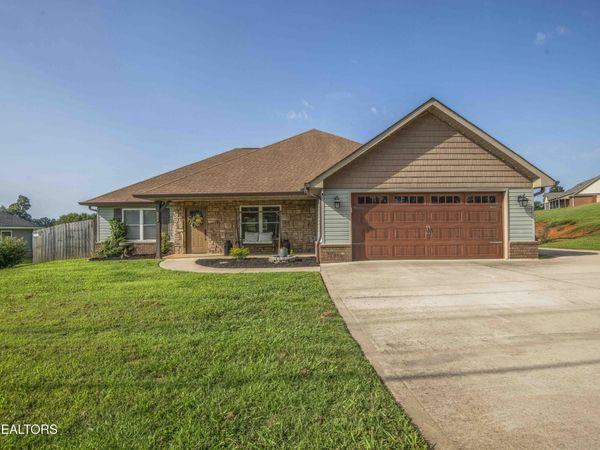 1125 Walker Rd, Maryville, TN 37801