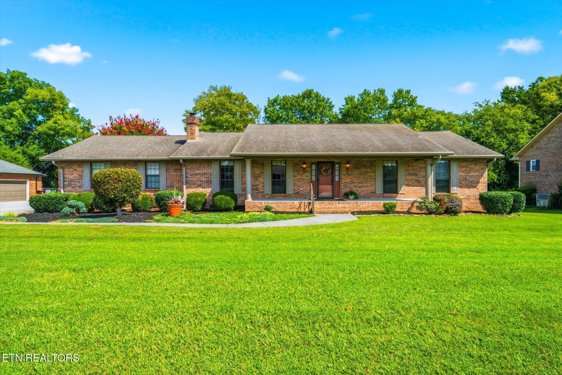 855 Westgate Drive, Alcoa, TN 37701 Main Photo