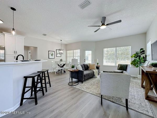 1725 FOREST LAKE Circle E, Unit 3, Jacksonville, FL 32225