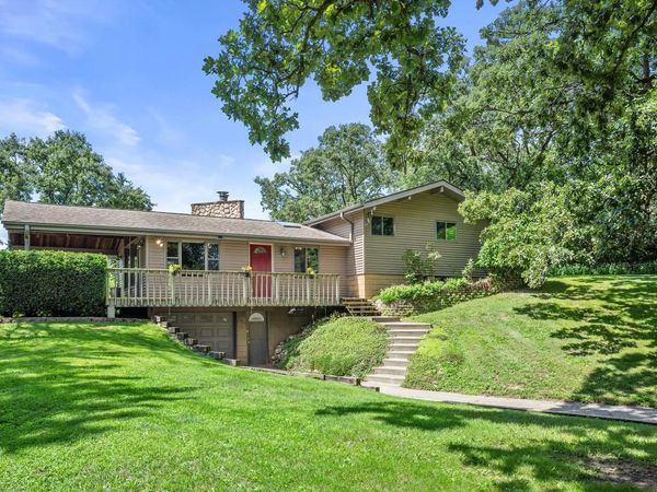 126 Oak Crest DRIVE, Wales, WI 53183