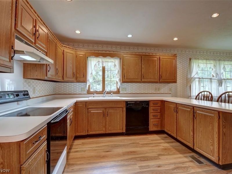 3446 South Avenue SE, New Philadelphia, OH 44663 Photo 6