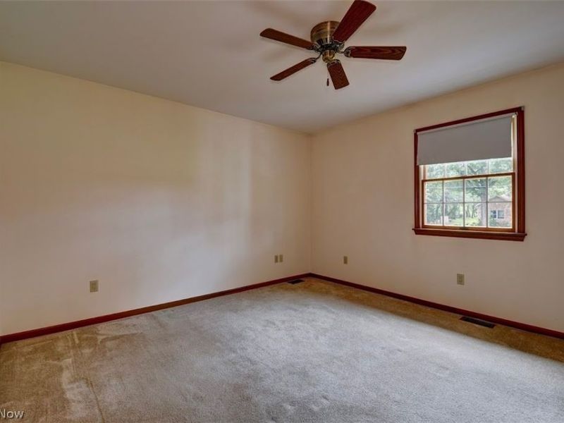 3446 South Avenue SE, New Philadelphia, OH 44663 Photo 9