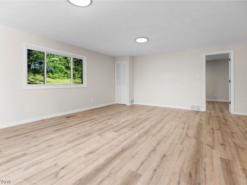 6142 Mark Drive , Bedford Heights, OH 44146 Photo 8