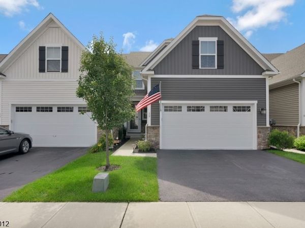 10 Red Shoulder Ln, Washington, NJ 07882