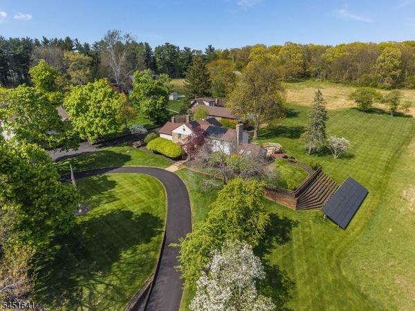62 Bunnvale Rd, Lebanon, NJ 07830