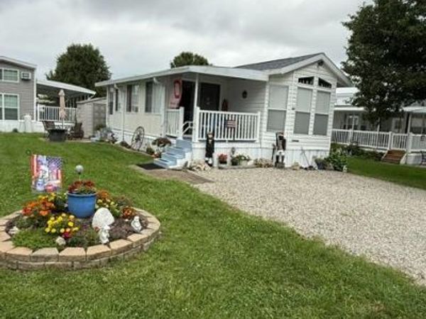 1920 S Bayshore Road, Unit 64, Marblehead, OH 43440