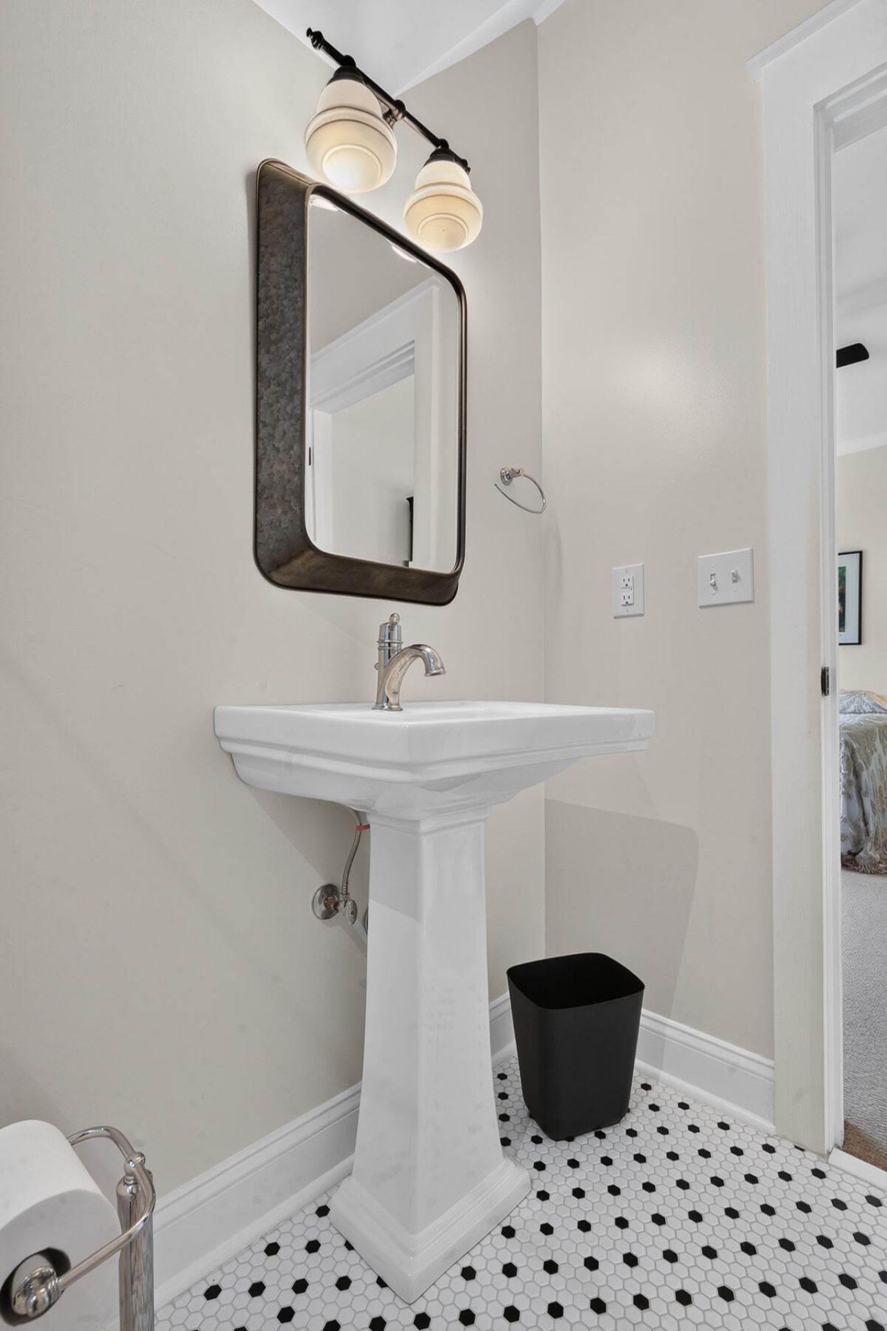 703 Bay Road Photo 51