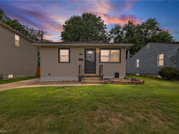 138 Thorlone Avenue , Akron, OH 44312