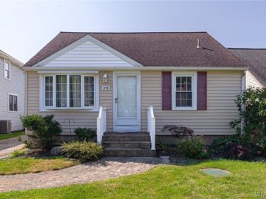 279 Irvington Drive , Tonawanda, NY 14150