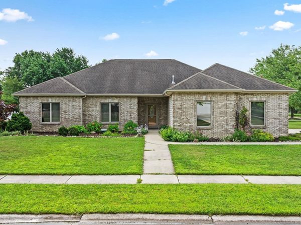 9429 Fireside Court, Fort Wayne, IN 46804