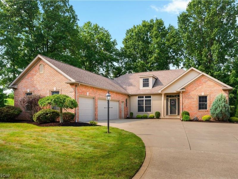 8025 Killeen Street NW, Massillon, OH 44646 Photo 1