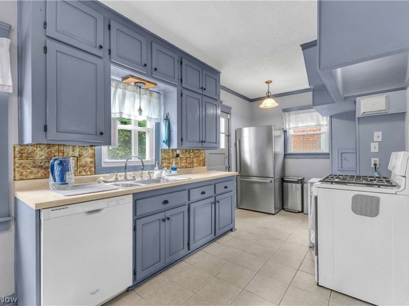 8102 Fernhill Avenue, Parma, OH 44129 Photo 10