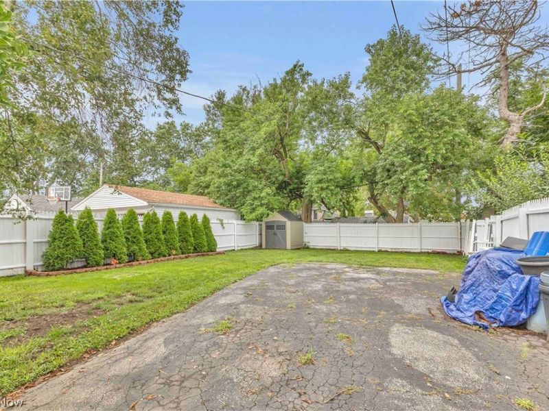 8102 Fernhill Avenue, Parma, OH 44129 Photo 29
