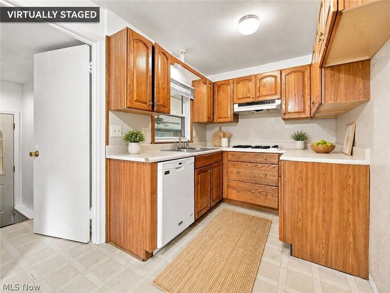 203 Edgewater Avenue NW, Massillon, OH 44646 Photo 3