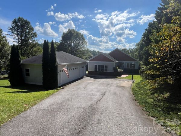 150 Holly Springs Road, Hendersonville, NC 28729