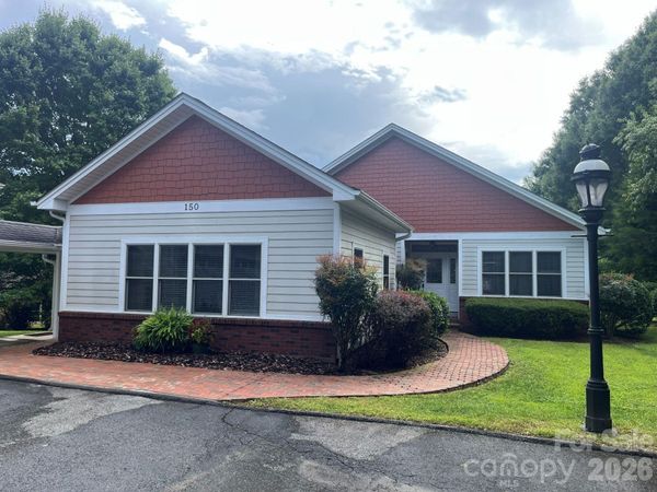 150 Holly Springs Road , Hendersonville, NC 28729