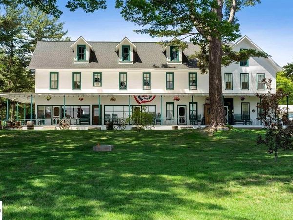 18599 Mission Road, Traverse City, MI 49686