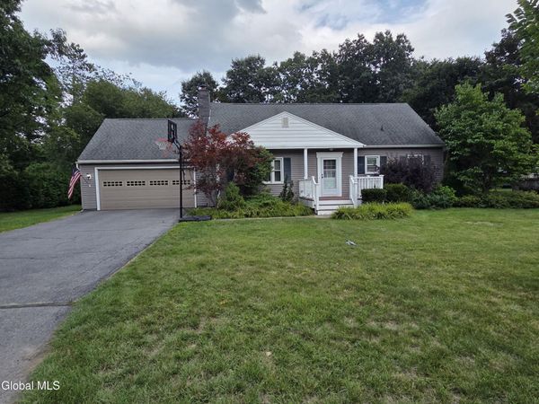 17 Sherwood Drive, Queensbury, NY 12804