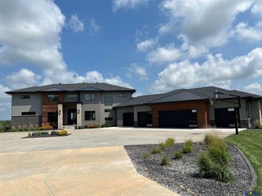 2880 County Road A, Valparaiso, NE 68065