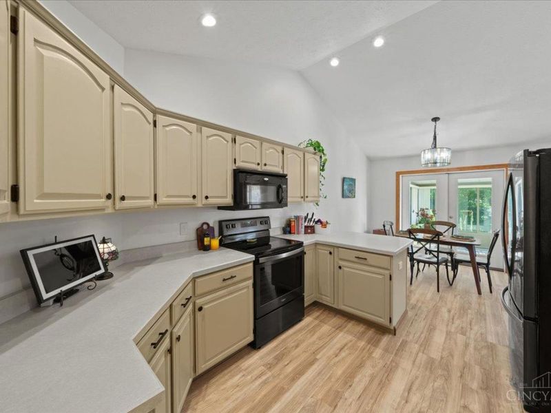 1532 Rockleigh Road, Washington Township, OH 45458 Photo 12