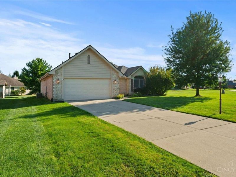 1532 Rockleigh Road, Washington Township, OH 45458 Photo 2
