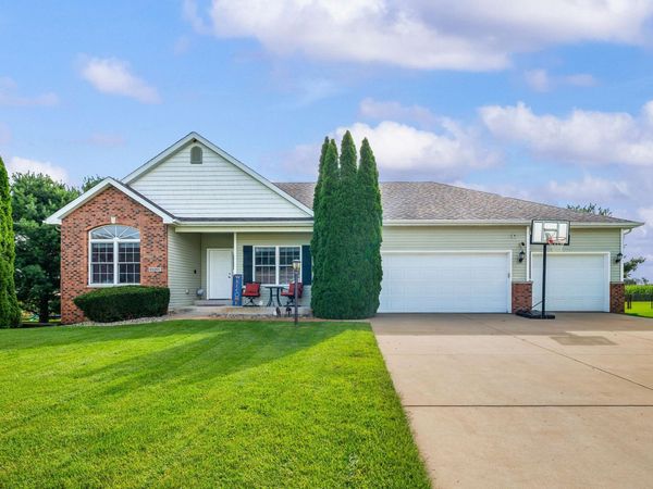 69265 Sundance Drive, Edwardsburg, MI 49112