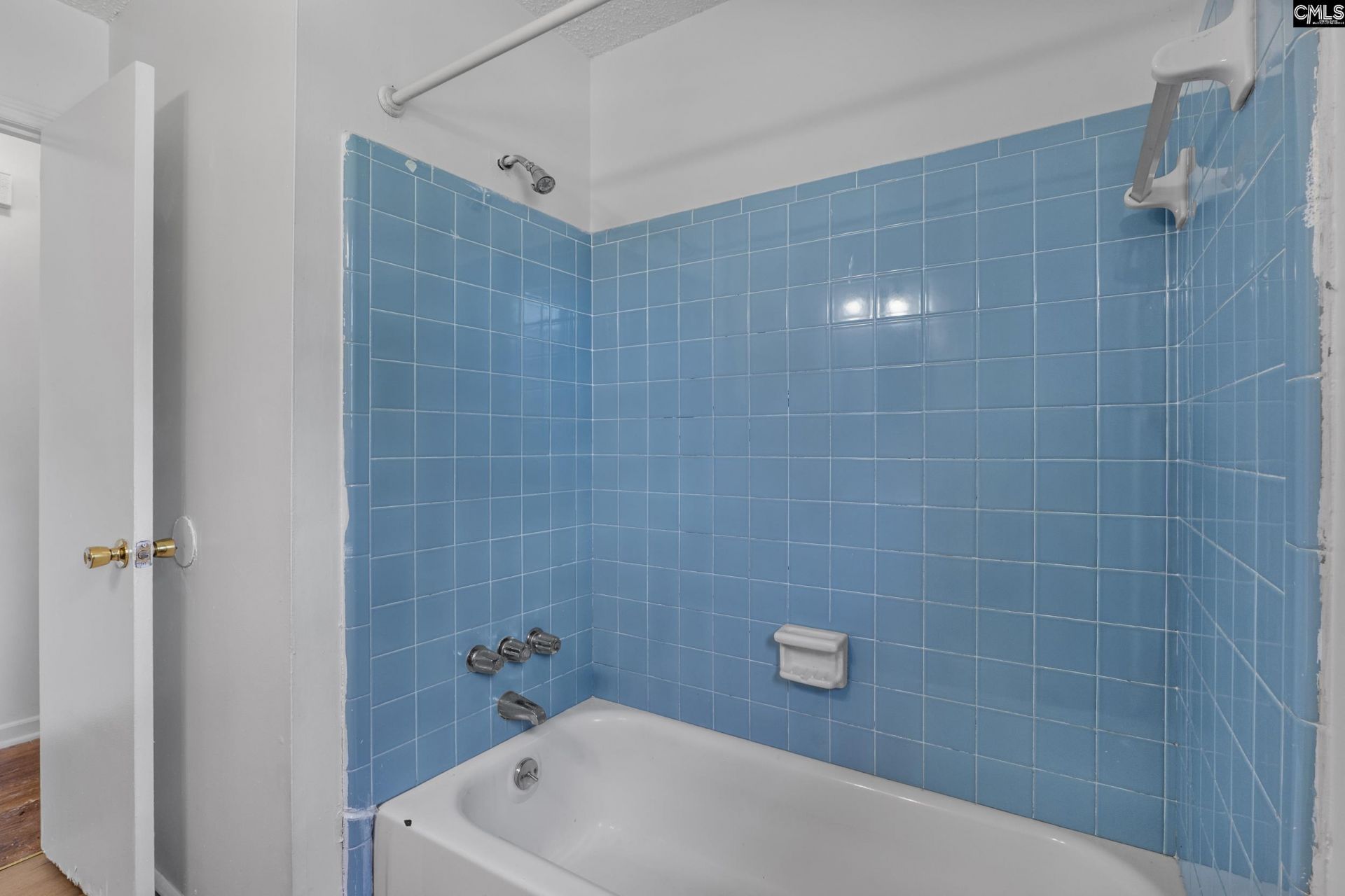 913 Mitchell Drive  Photo 11