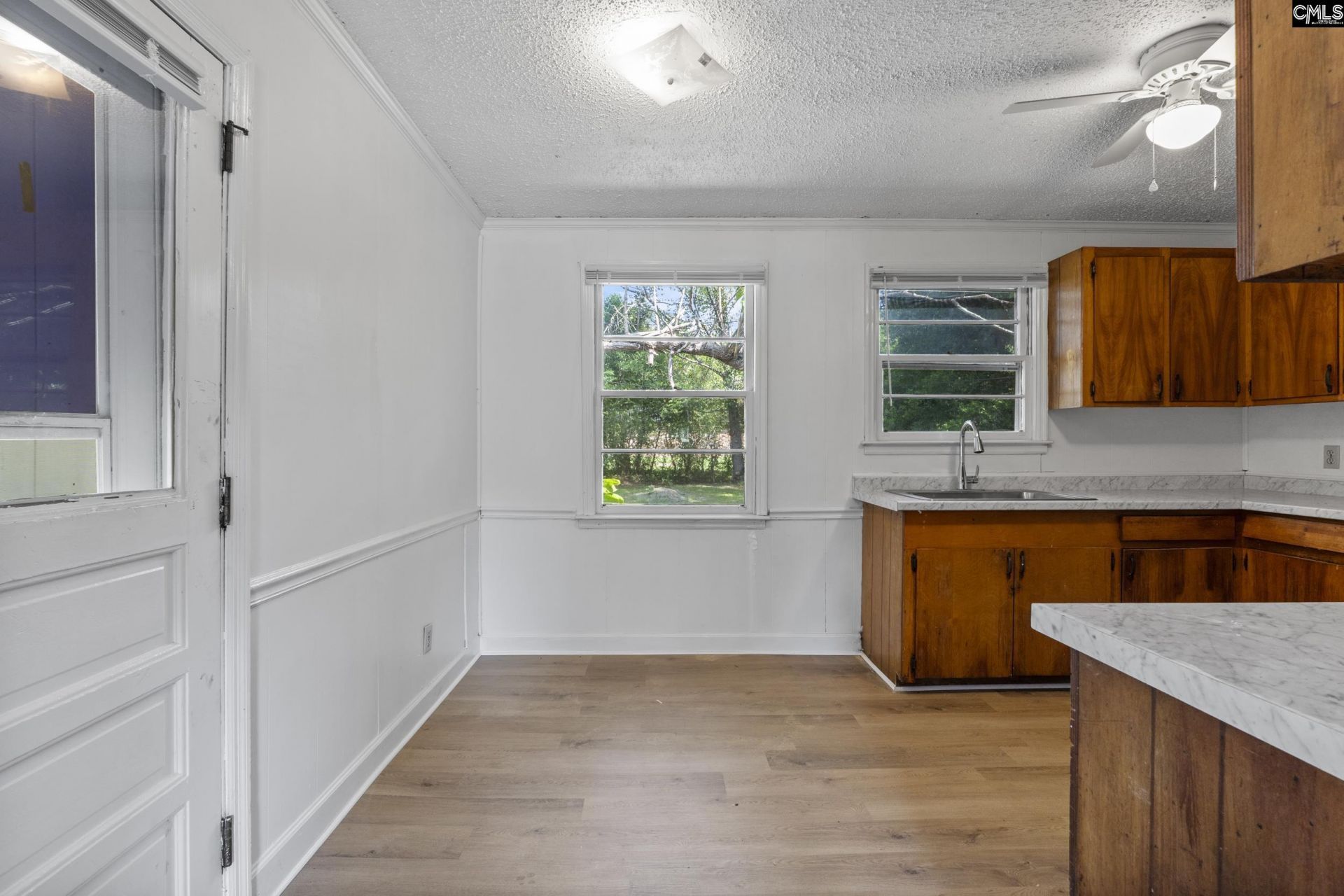 913 Mitchell Drive  Photo 4