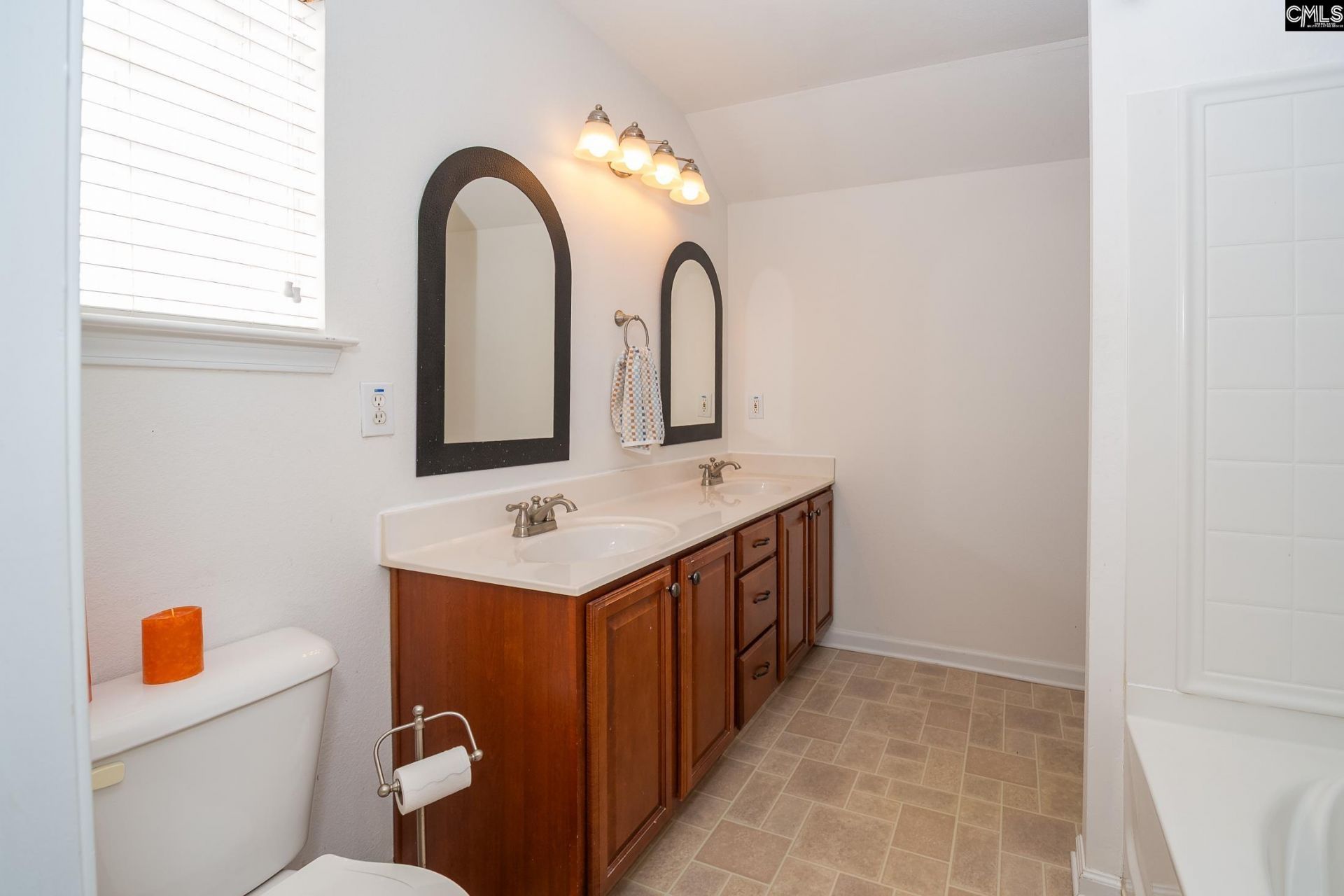40 Brooksby Court  Photo 18