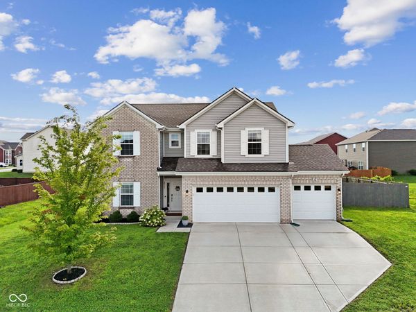 2317 Shadow Trace Way , Greenwood, IN 46143