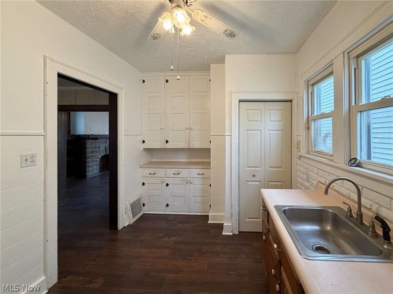 1652 Oregon Avenue , Steubenville, OH 43952 Photo 16