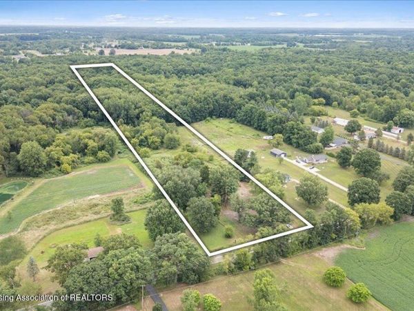 5870 W Plains Road, Eaton Rapids, MI 48827