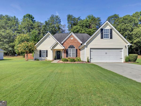 514 Hamlet Drive, Loganville, GA 30052
