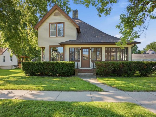 522 Washington Avenue, Wisconsin Dells, WI 53965