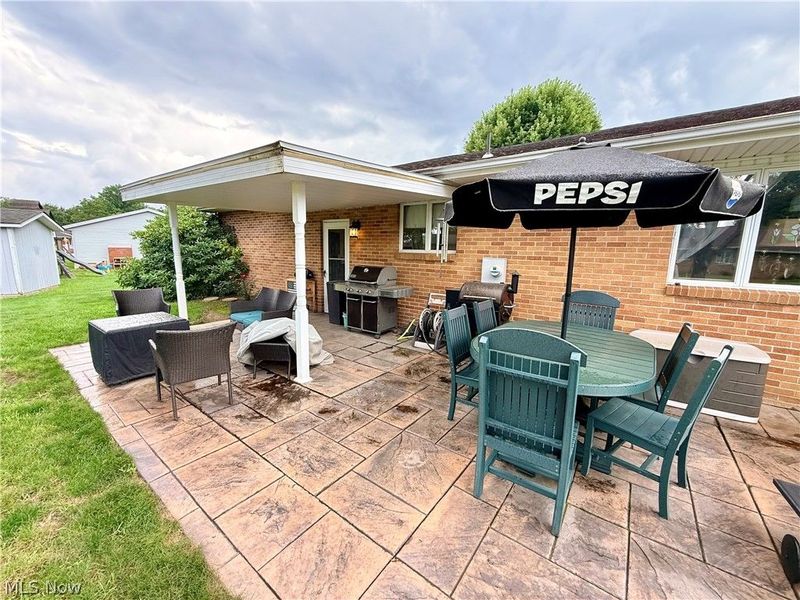 447 Rosch Court SW, New Philadelphia, OH 44663 Photo 2