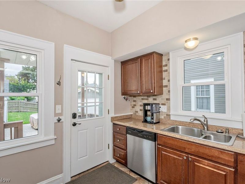 1374 Cranford Avenue, Lakewood, OH 44107 Photo 18