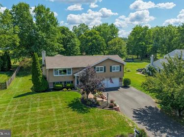 126 SURREY LANE, HARLEYSVILLE, PA 19438