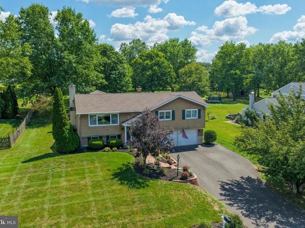 126 SURREY LANE , HARLEYSVILLE, PA 19438