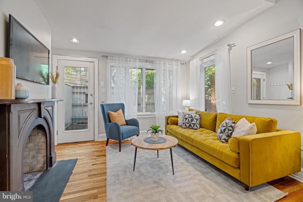2308 Spruce Street, Unit 2310B, Philadelphia, PA 19103 Main Photo