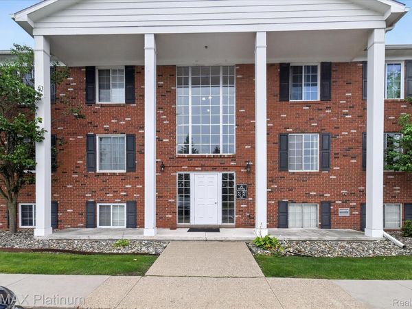 407 W Highland Road, Unit 3, Howell, Mi 48843