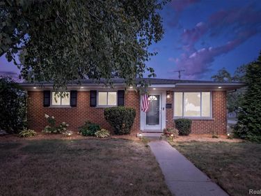 908 Elmsford Drive, Clawson, Mi 48017