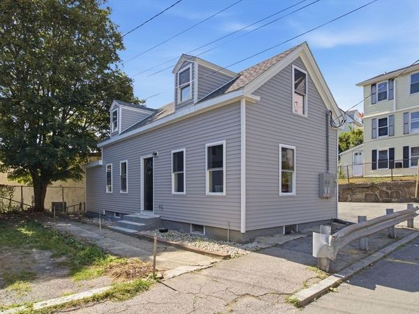 14 Staten St, Gloucester, MA 01930