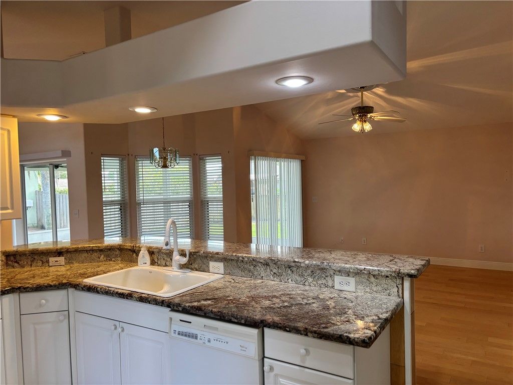 650 S Easy Street, Sebastian, FL 32958 Photo