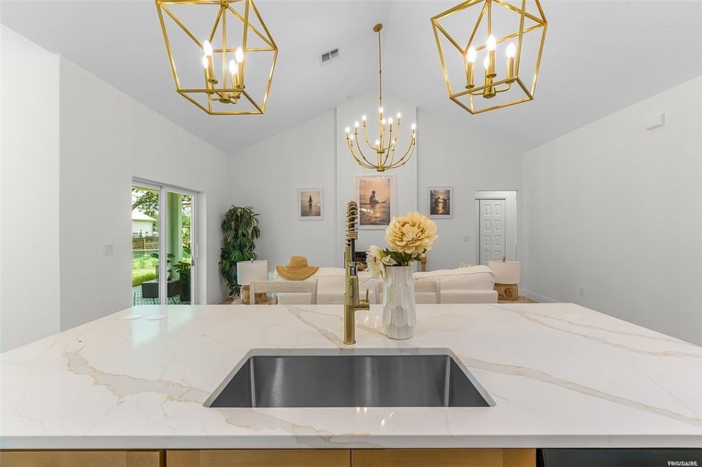 9365 107th Avenue, Vero Beach, FL 32967 Photo