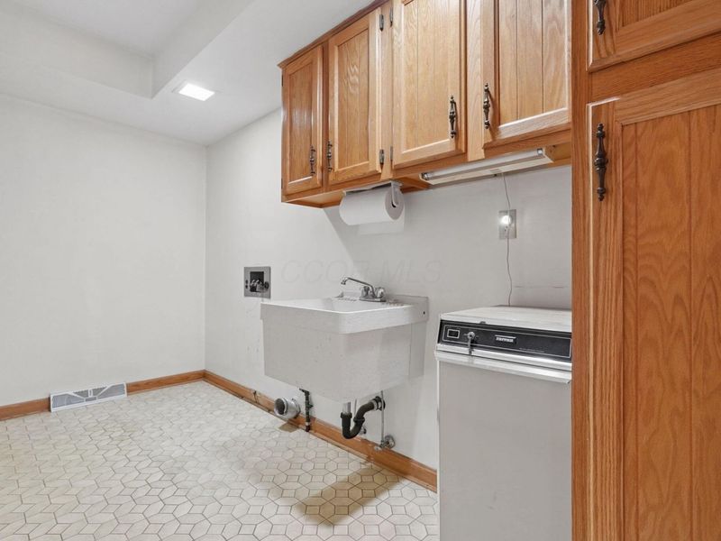501 E Gambier Street , Unit D, Mount Vernon, OH 43050 Photo 23