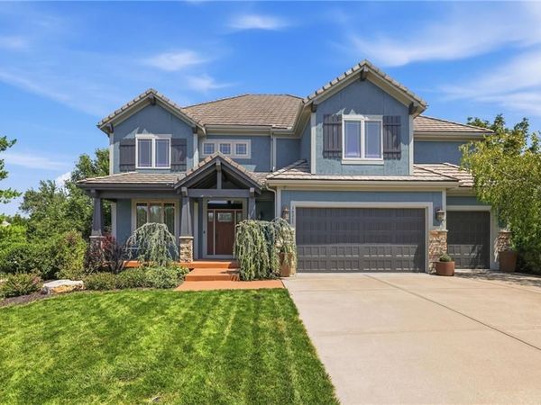 16211 Overbrook Lane, Stilwell, KS 66085