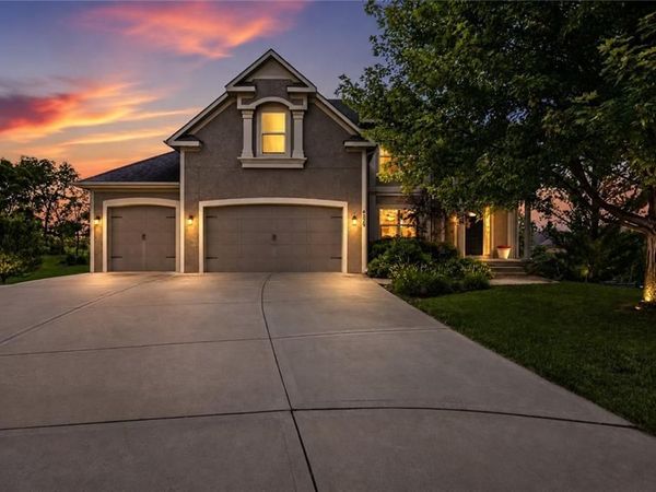 4229 S White Sands Court, Blue Springs, MO 64015